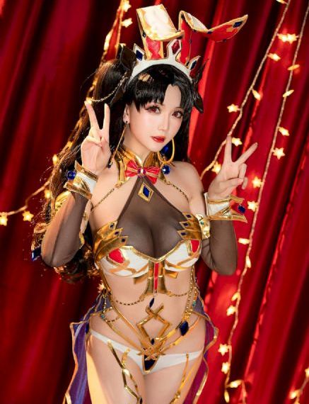 美女扒开大腿让男人捅_高清完整视频