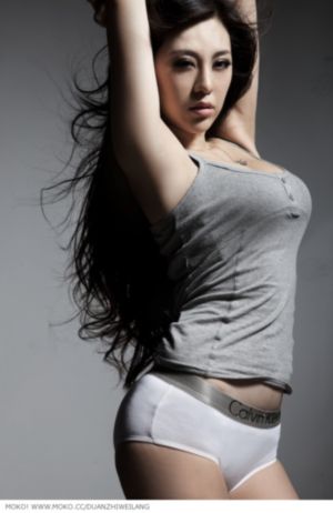 不穿内衣的美女操逼视频免费_高清超清在线观看