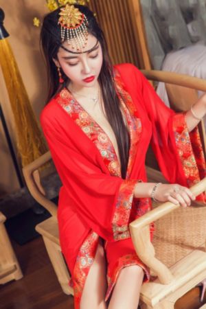 免费吃奶摸下激烈视频在线观看_DVD韩国电影在线观看